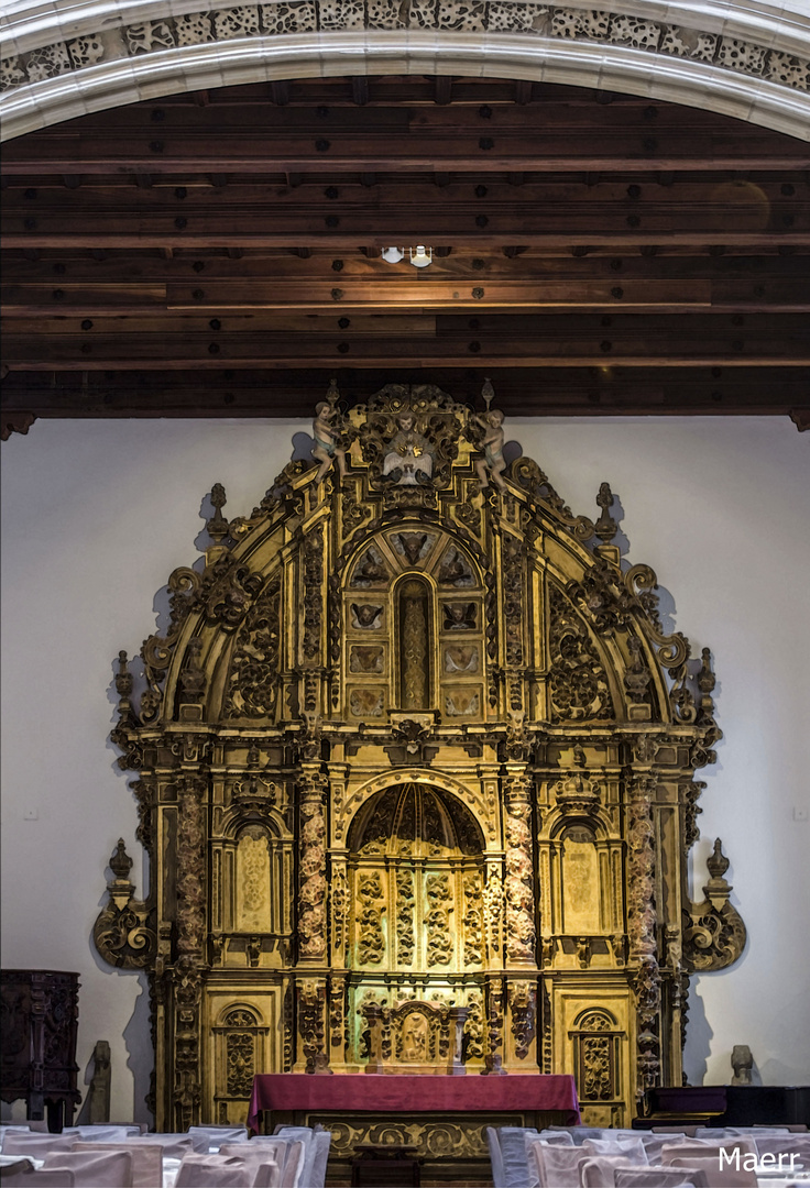 Altar de la capilla del Hostal de los Reyes Católicos