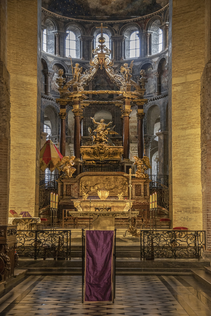 Altar der Basilique de St. Sernin