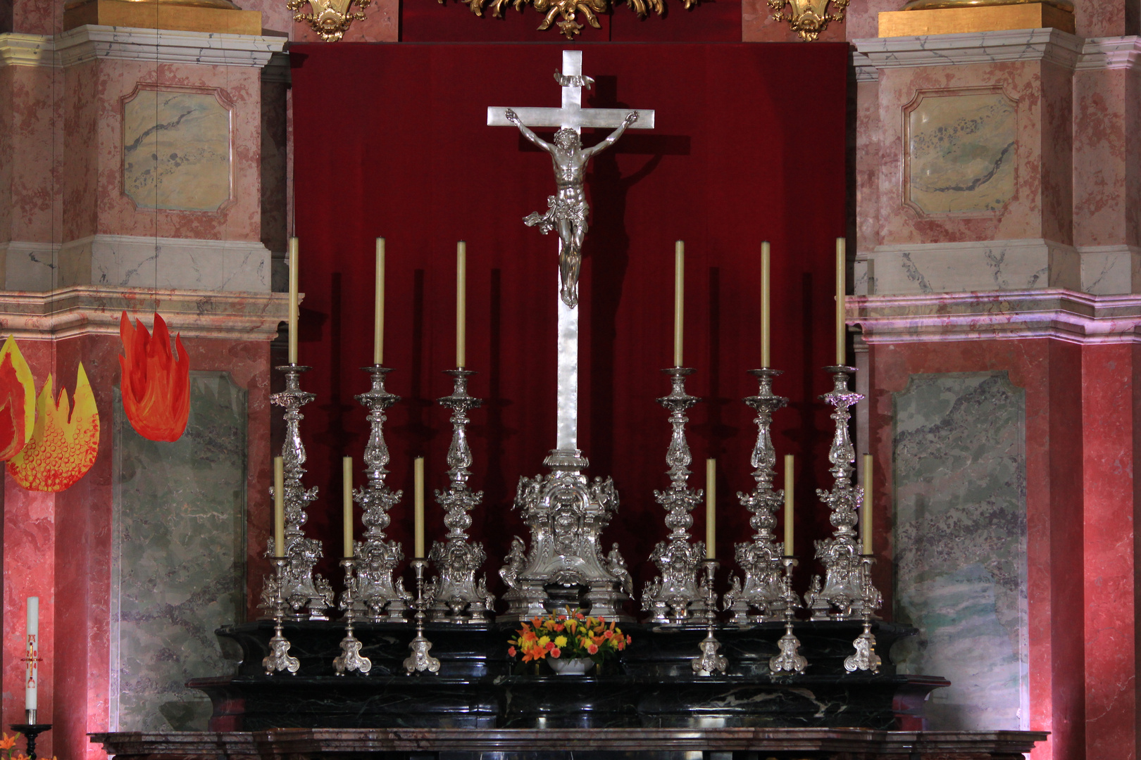 Altar der Hofkirche Dresden