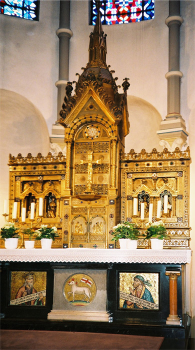 Altar der jetzt zerstörten kath. Kirche Jüchen-Otzenrath