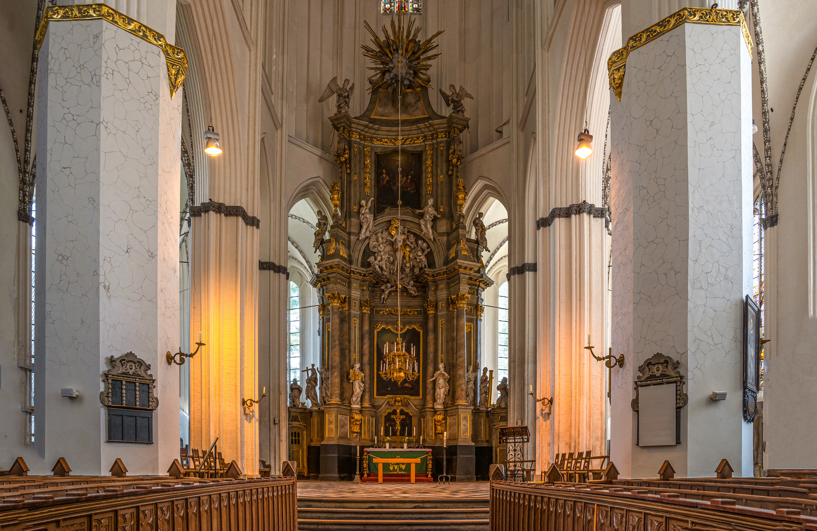 Altar der Marienkirche in Rostock