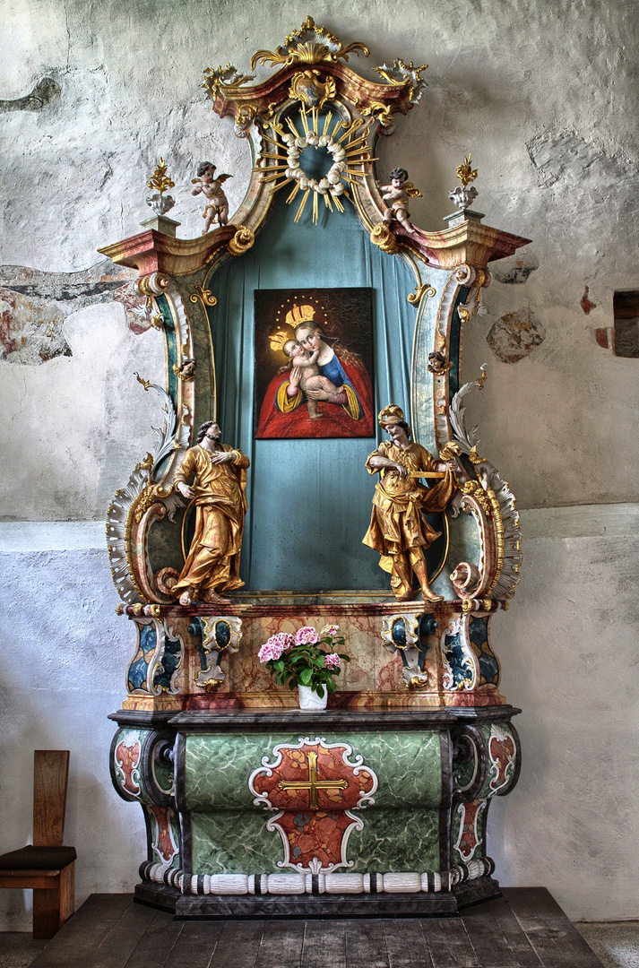 Altar der Pfarrkirche St.Peter oberhalb Gratsch (Gemeinde Dorf Tirol)