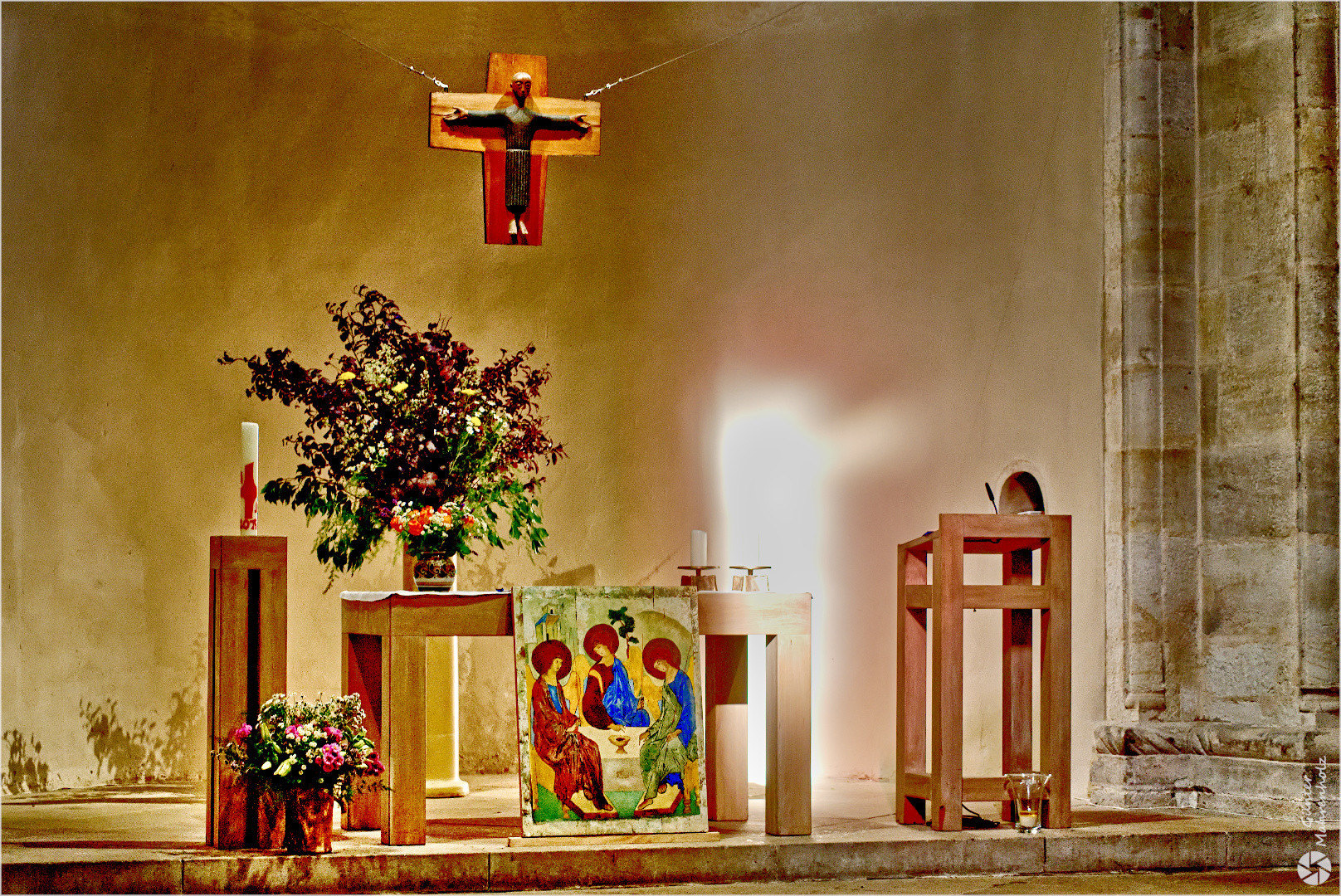 Altar der Stiftskirche Petersberg