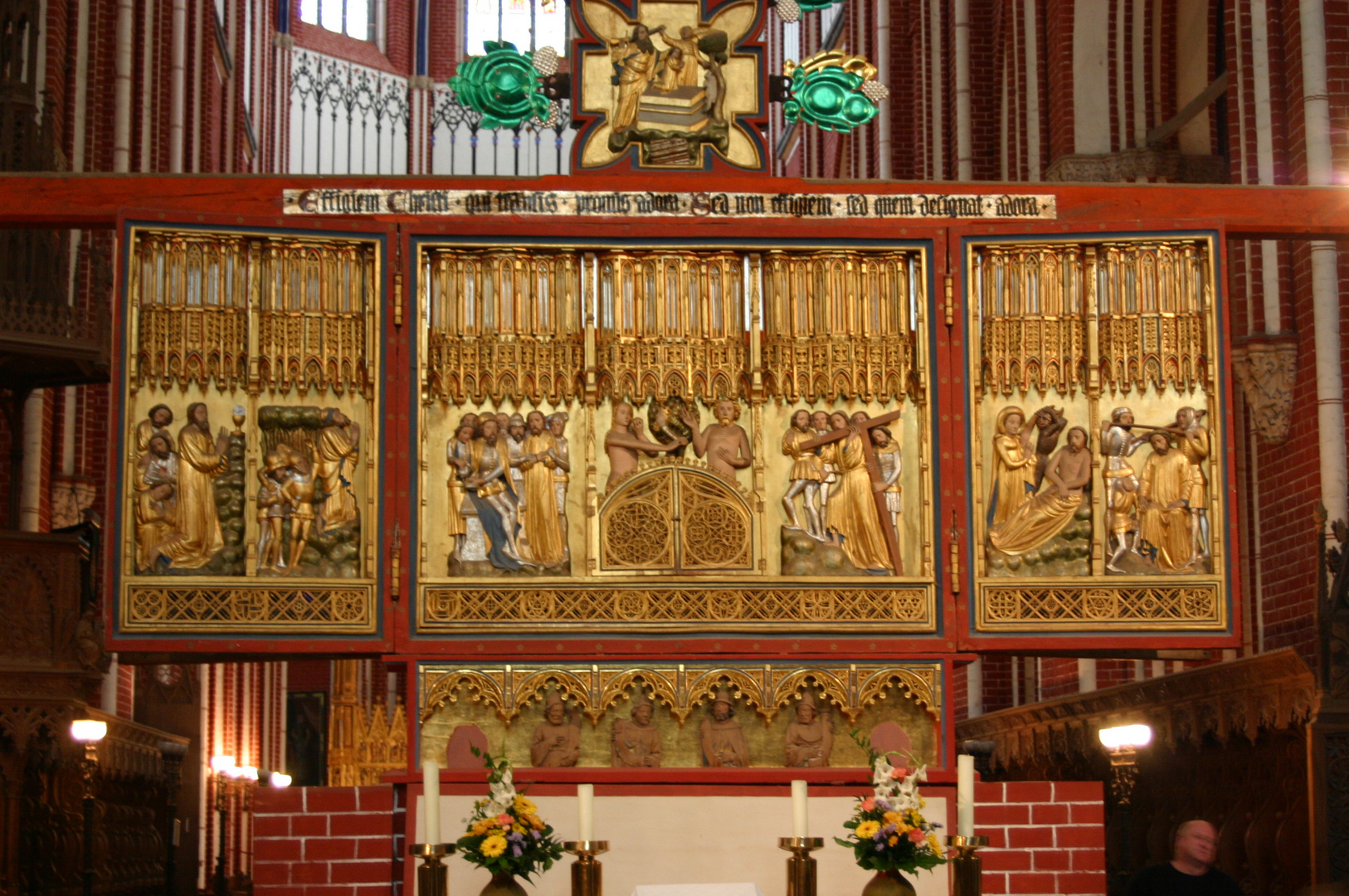 Altar des Doberaner Münsters ohne Altarkreuz