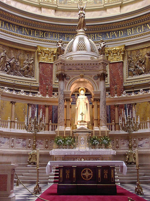 Altar des Stephansdoms (Basilika) in Budapest