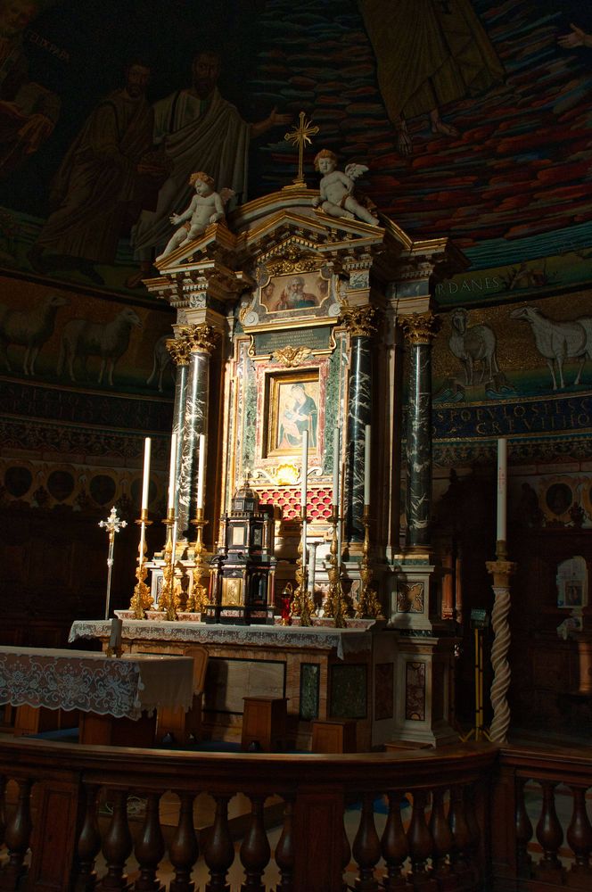 Altar im Licht