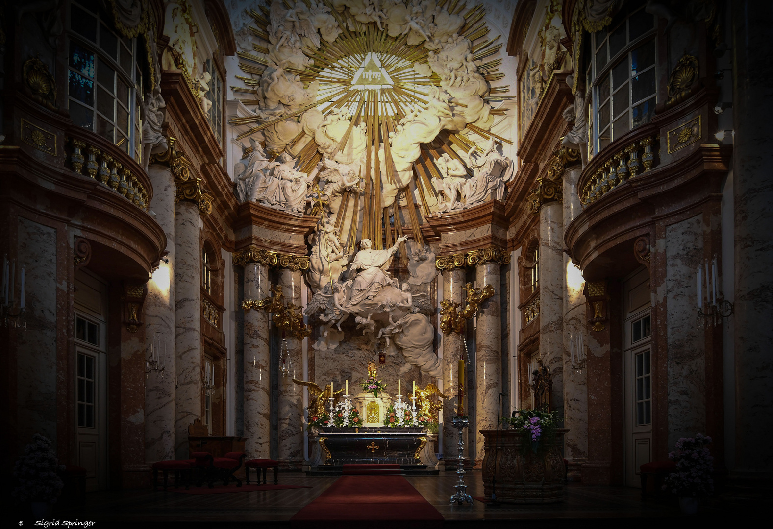 Altar in der Wiener Karlskirche