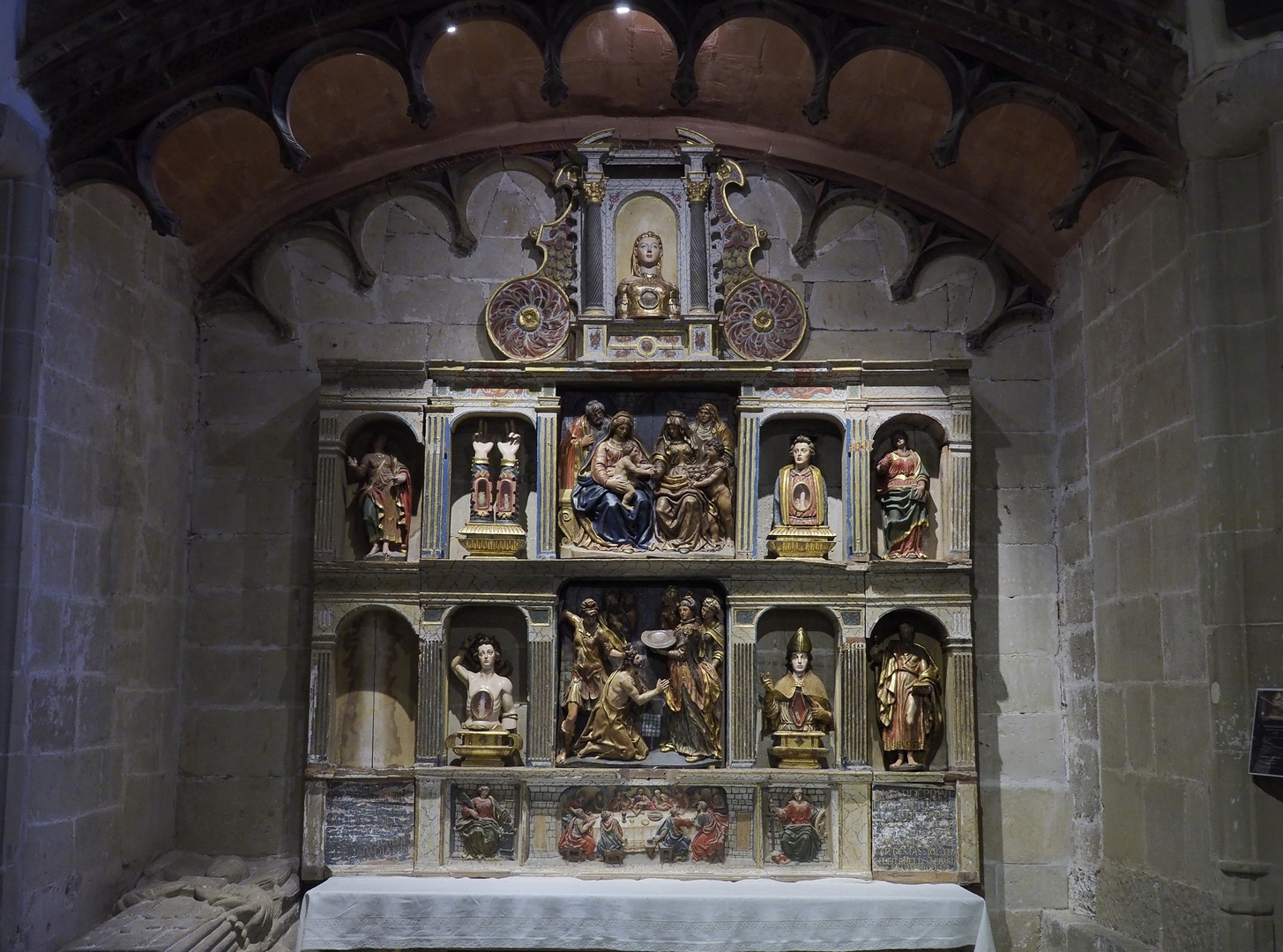 Altar in Keramik Museum in Santa Domingo