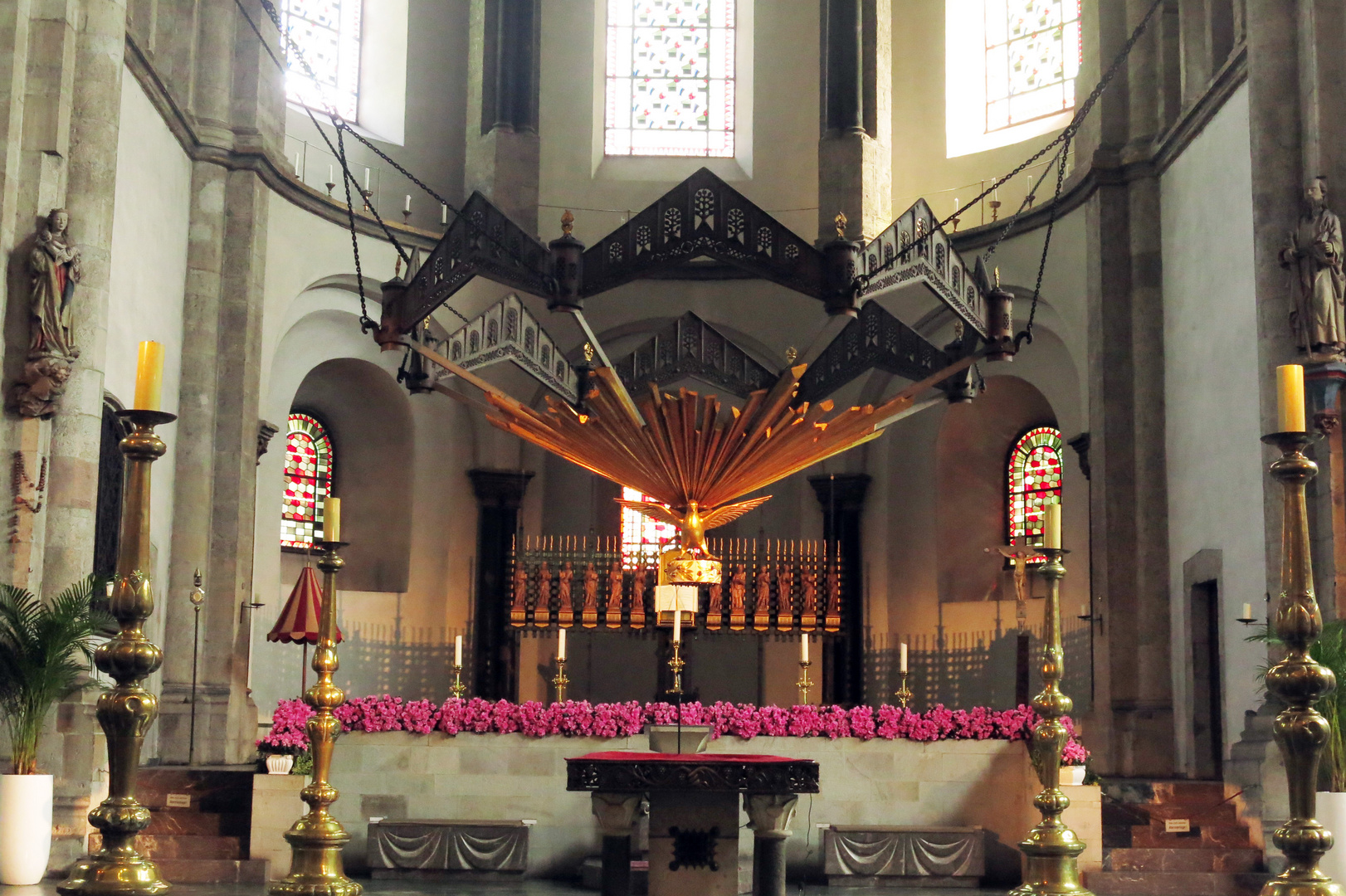 Altar in St. Aposteln in Köln