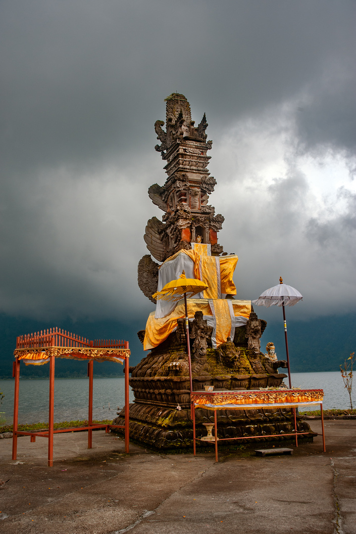 Altar in the garden of Ulan Danu Bratan