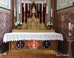 Altar mit Armreliquie