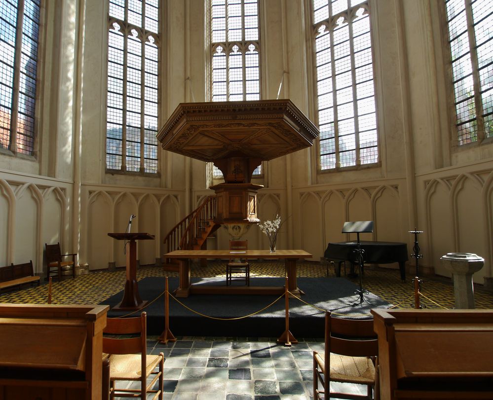 Altar und Kanzel