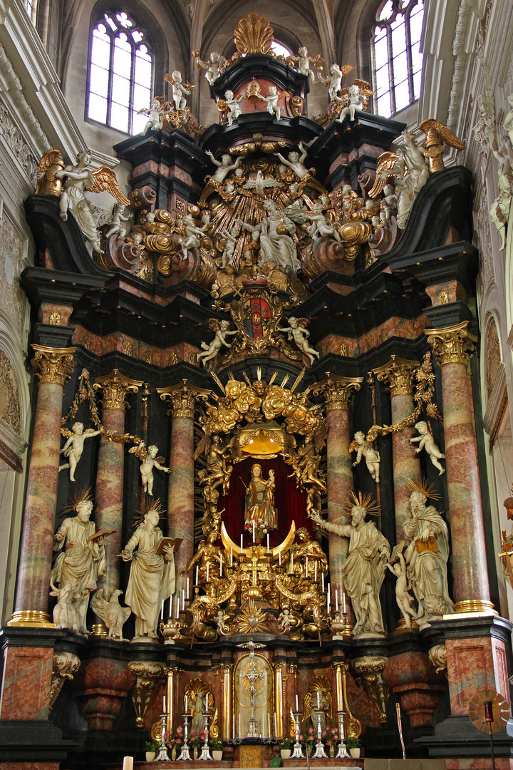 Altarbereich in einer Kirche in Bamberg
