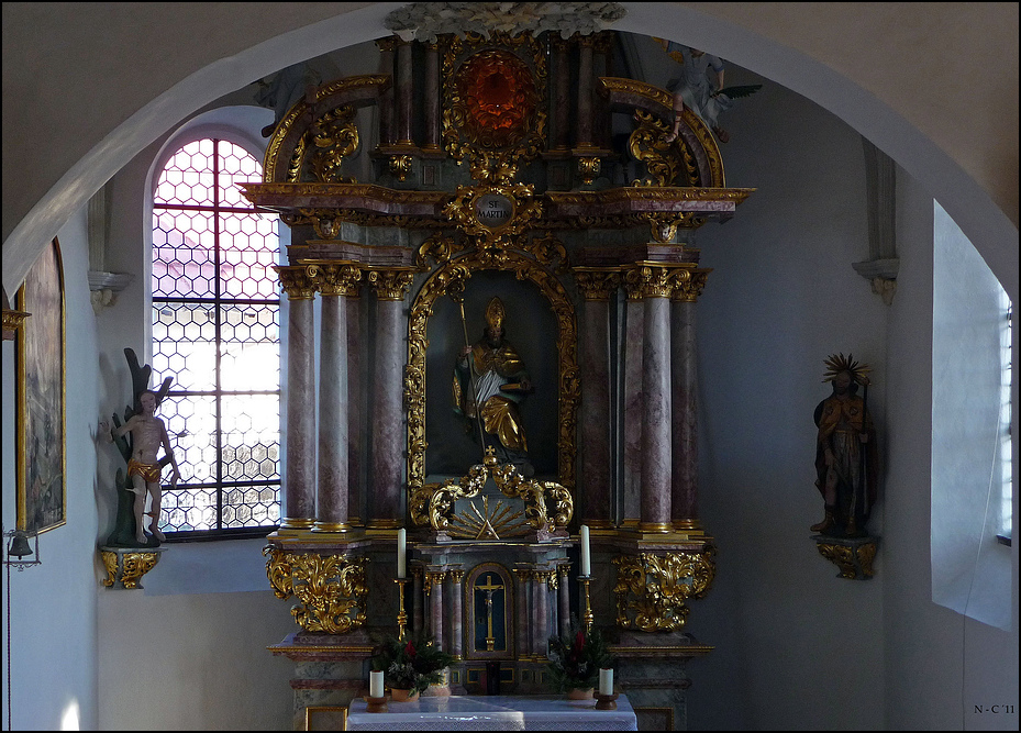 "Altarblick von der Empore in der St.Martin Kirche Hinang"