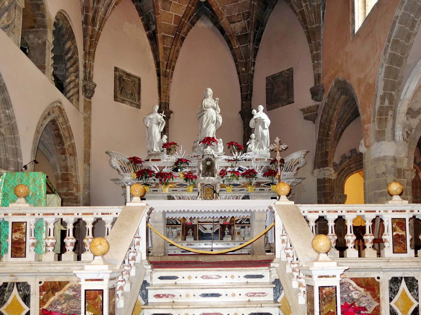 Altare maggiore Chiesa di San Francesco (Alghero)
