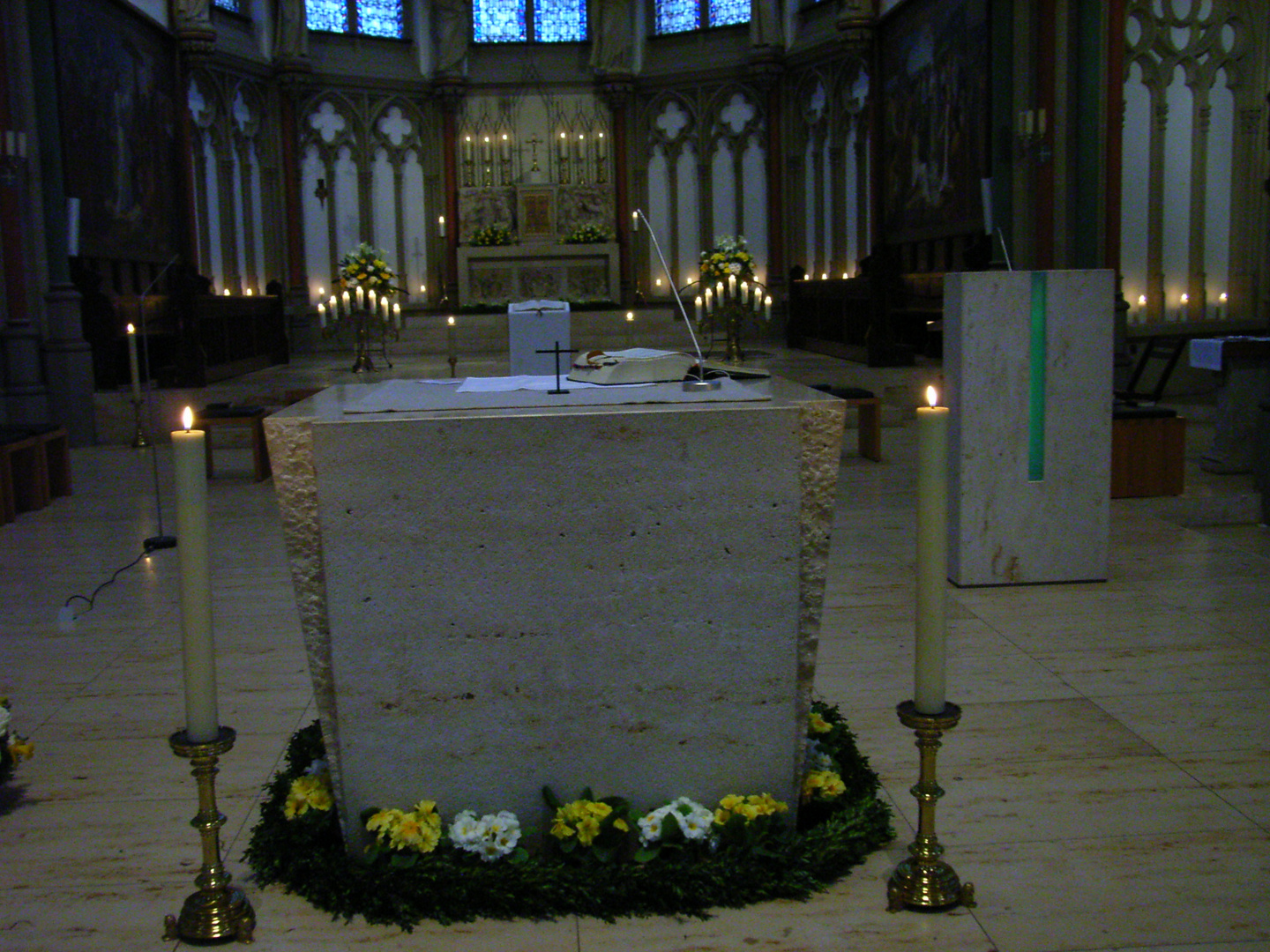 Altarraum an Ostern 2010, Kreuzkirche Münster