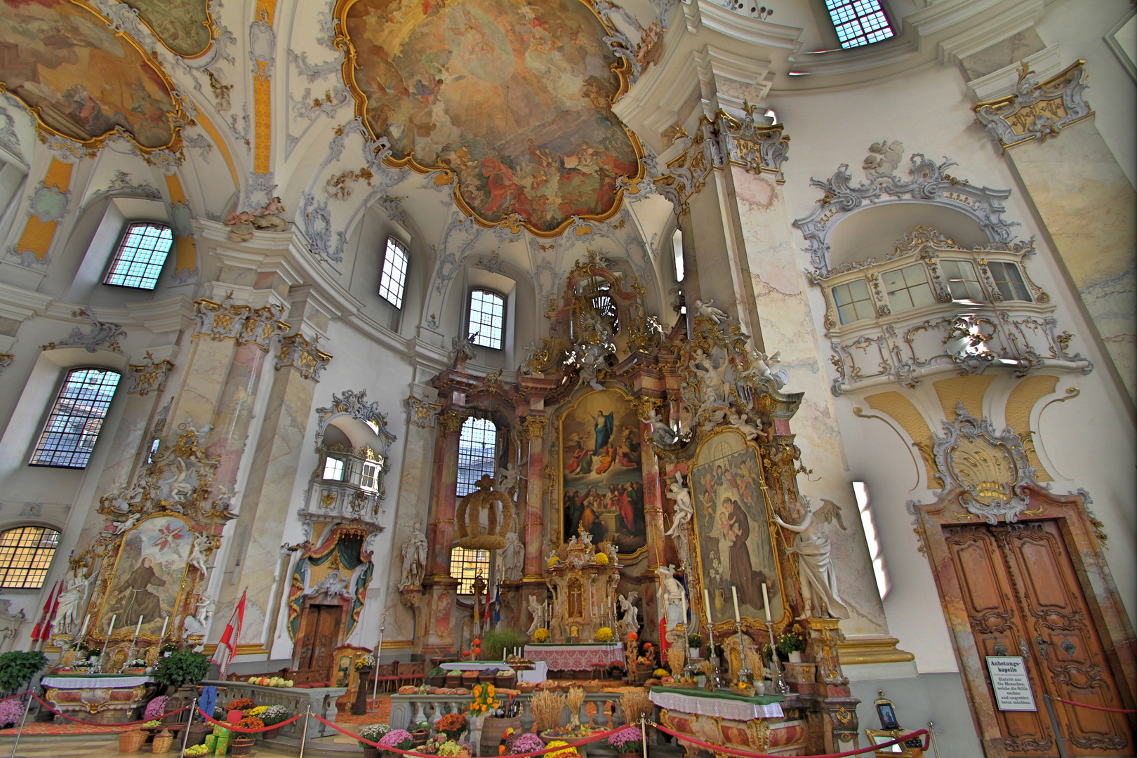 Altarraum der Basilika Vierzehnheiligen