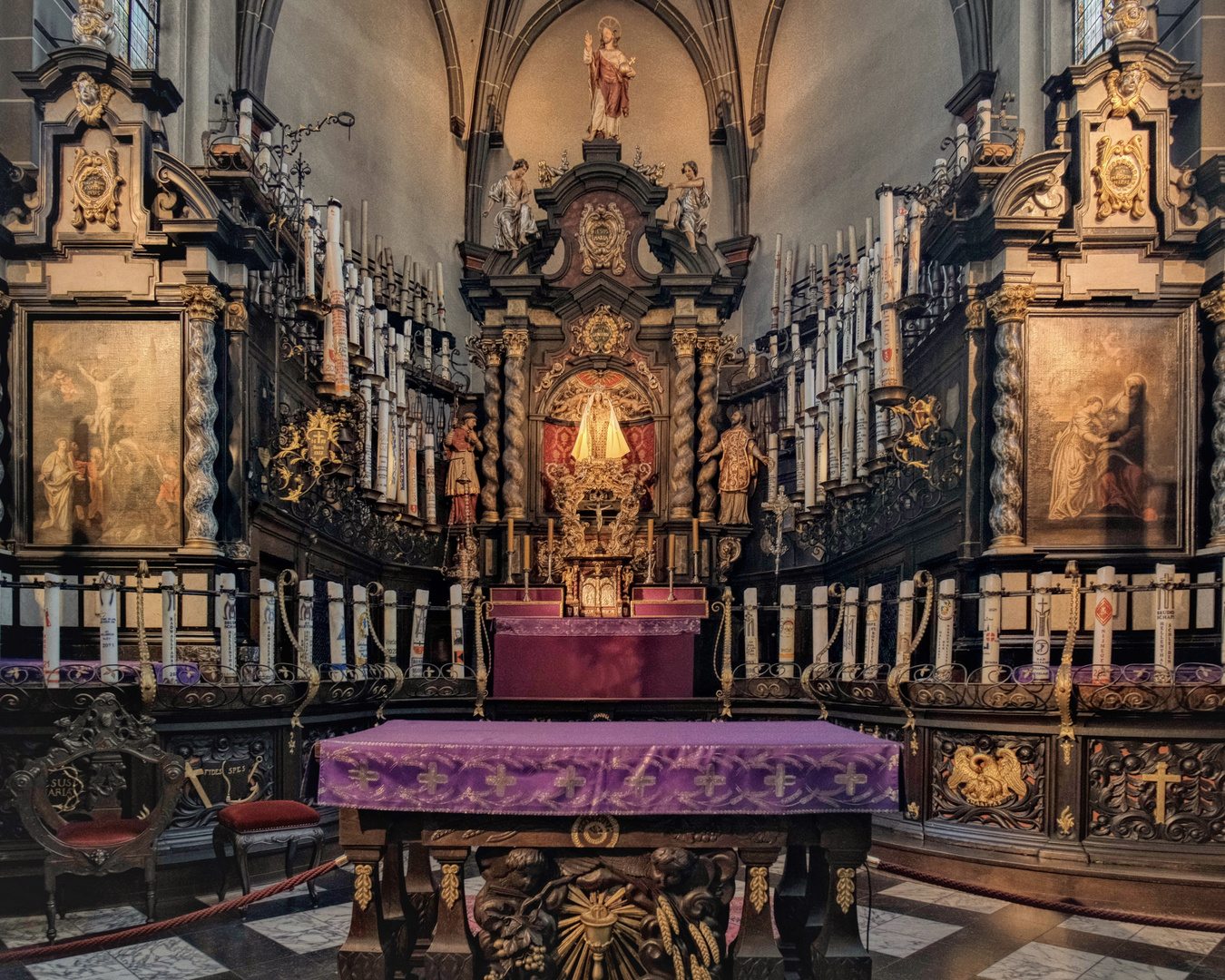 Altarraum der Kerzenkapelle St.Michael