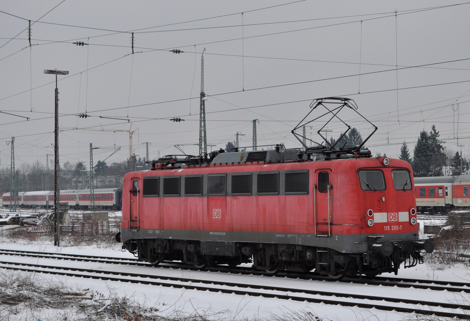 Altbau im Schnee