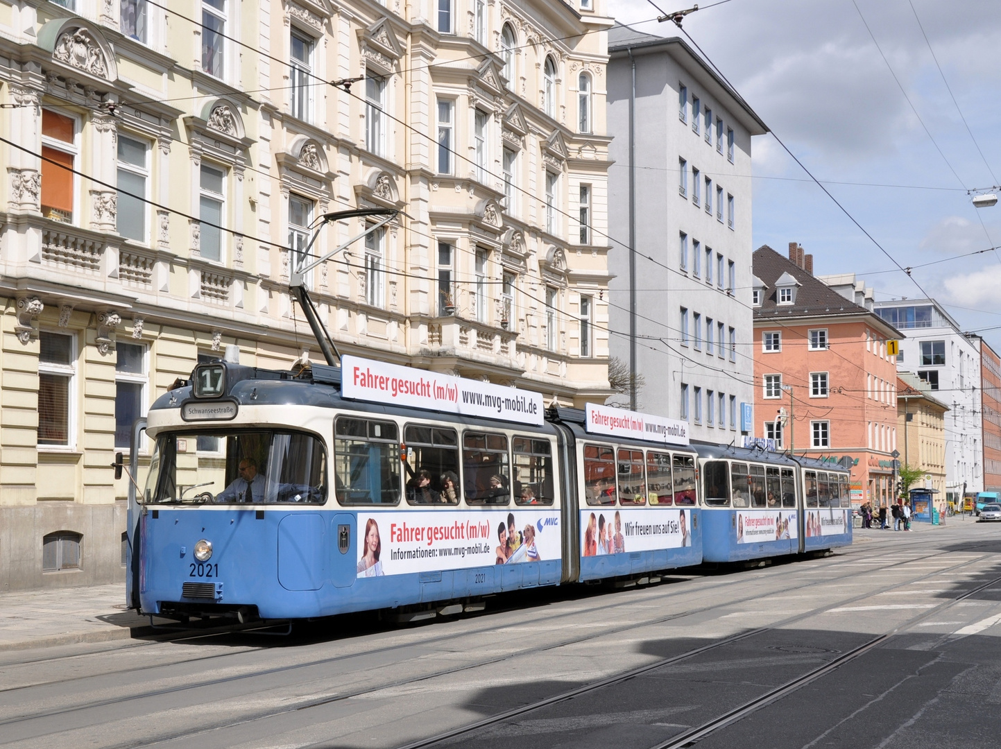 Altbauwagen auf der 17