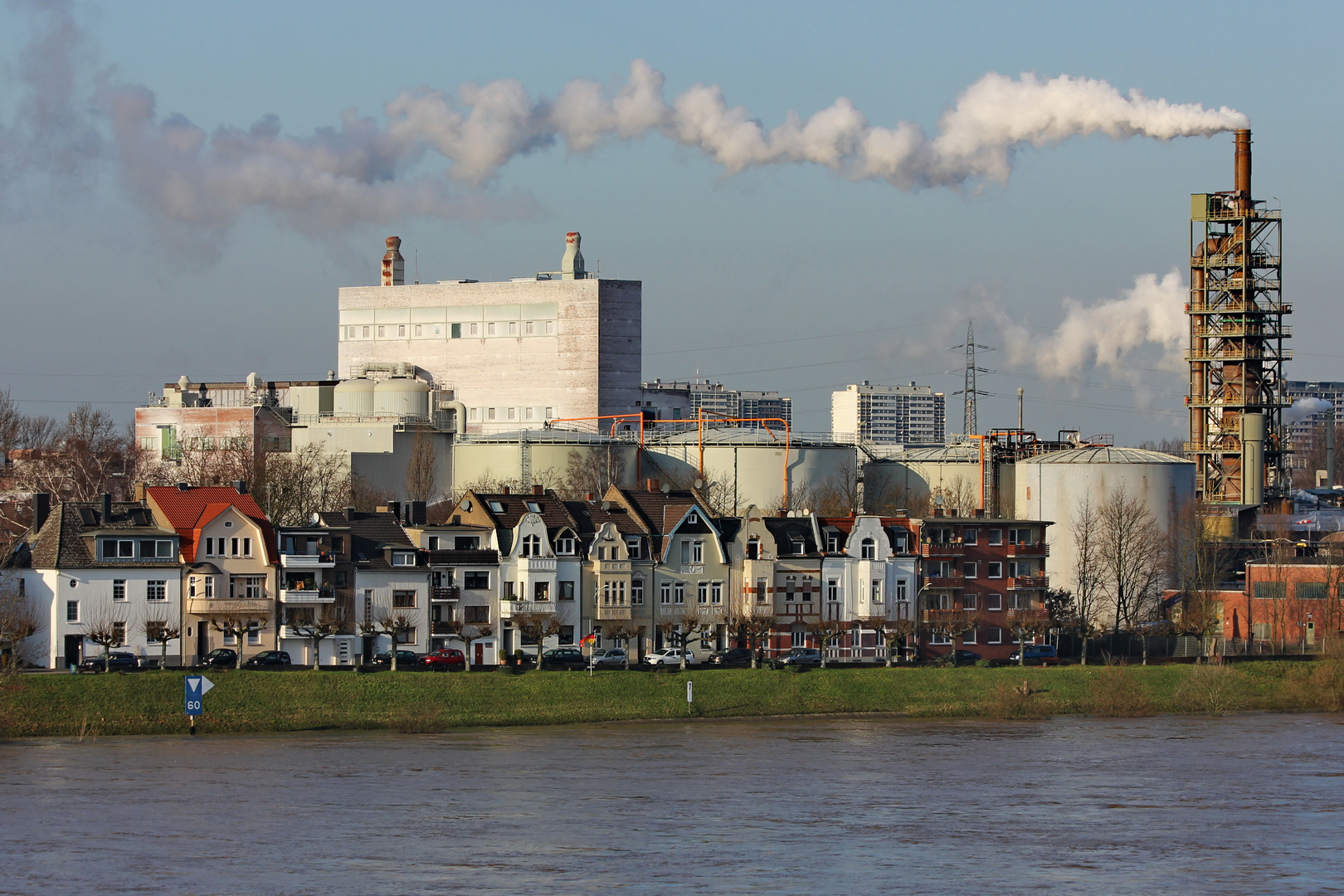 Altbauwohnung am Rhein