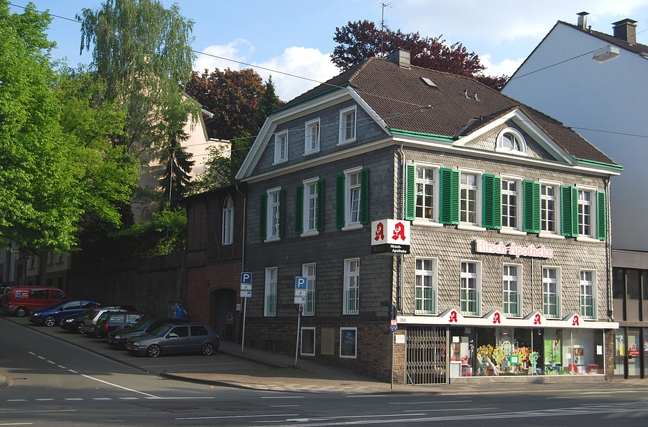 Altbergisches Haus mit Apotheke