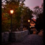 Alte Aischbrücke in Höchstadt währed der Dämmerung