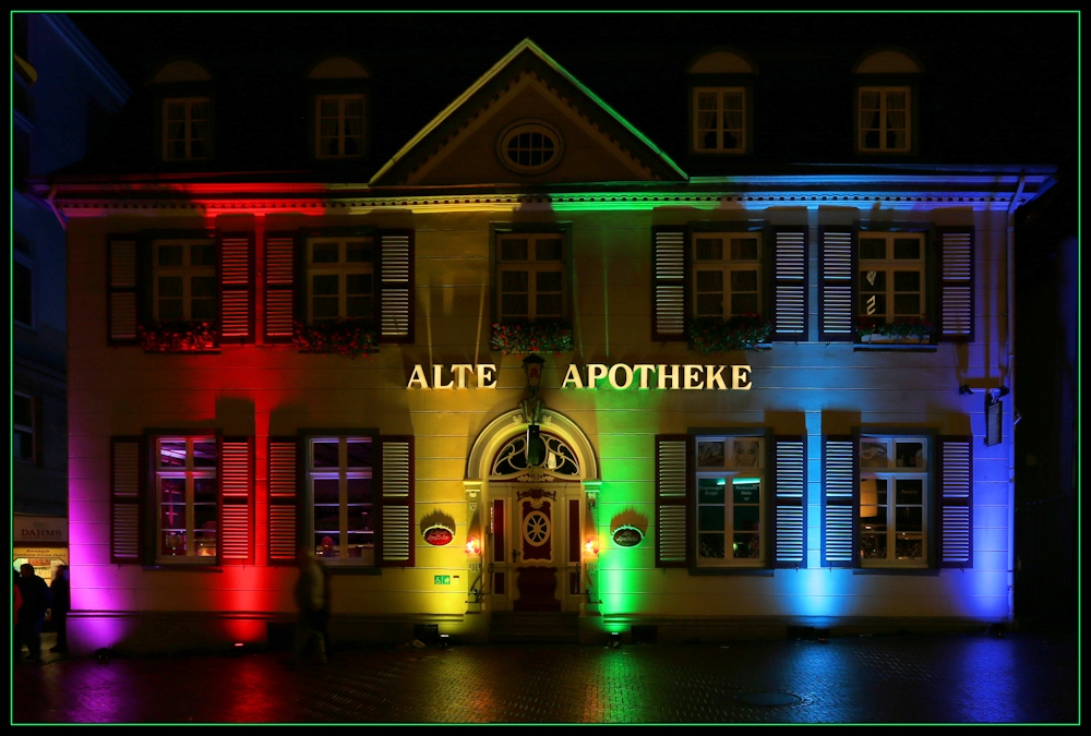 Alte Apotheke leuchtet Foto & Bild | deutschland, europe, nordrhein ...