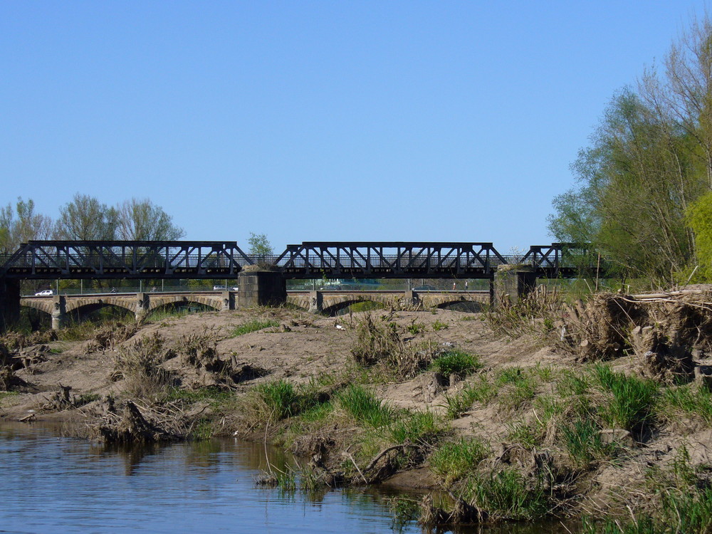 alte bahnbrücke uber die elbe in magdeburg