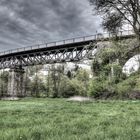 Alte Bahnstrecke mit Brücke 