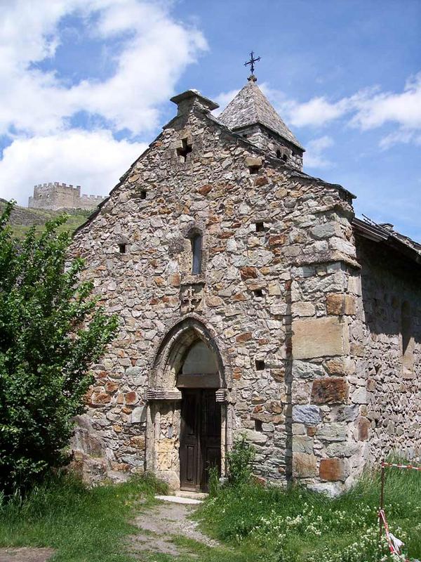 Alte Bergkirche im Wallis