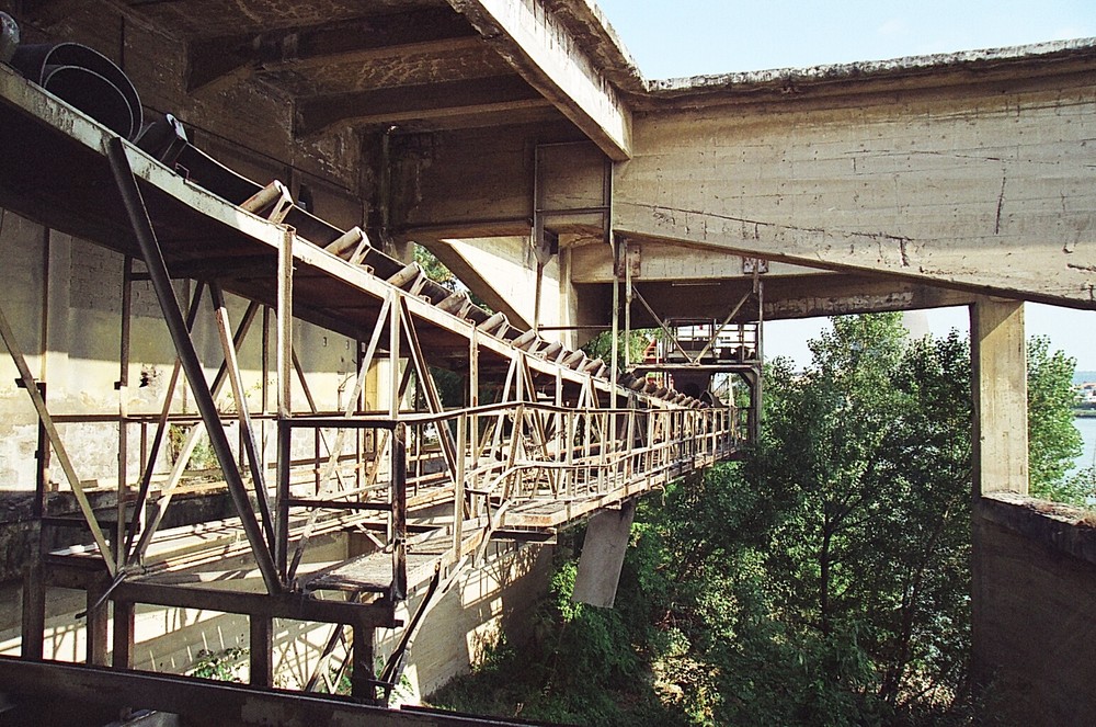 Alte Betriebsstätte am Neuwieder Rhein