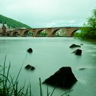 Alte Brücke Heidelberg vor dem Neckarufer