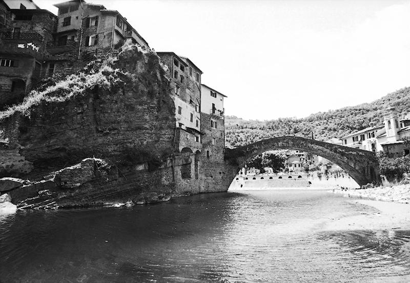 alte brücke in acqua dolce - c2006 paul camster