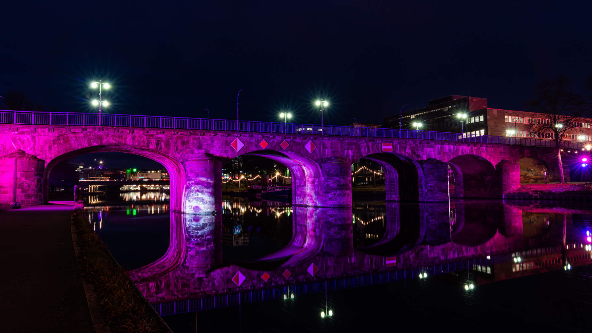 Alte Brücke in Saarbrücken, illuminiert