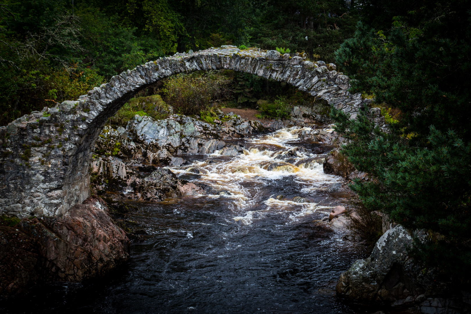 alte Brücke in Schottland