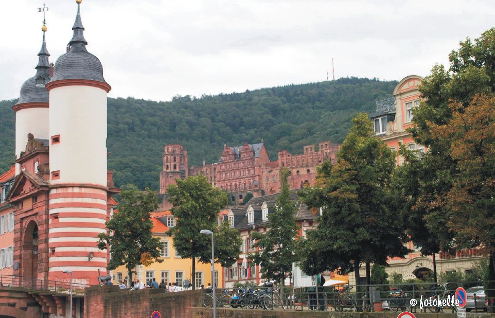 Alte Brücke mit Schloss HD