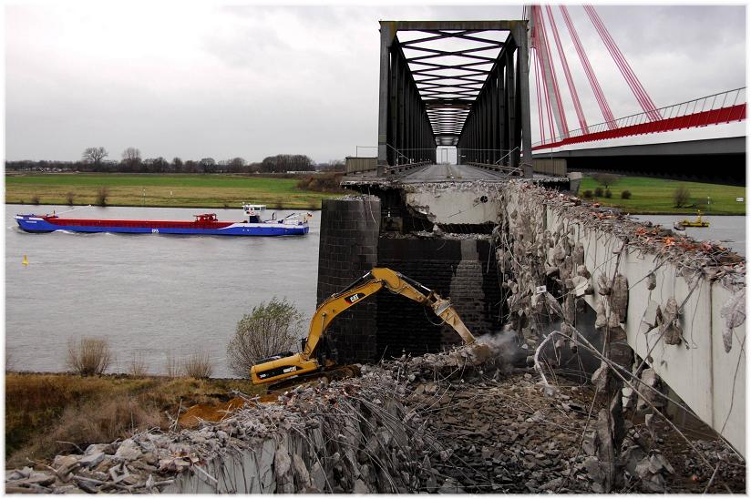 Alte Brücke muss weichen