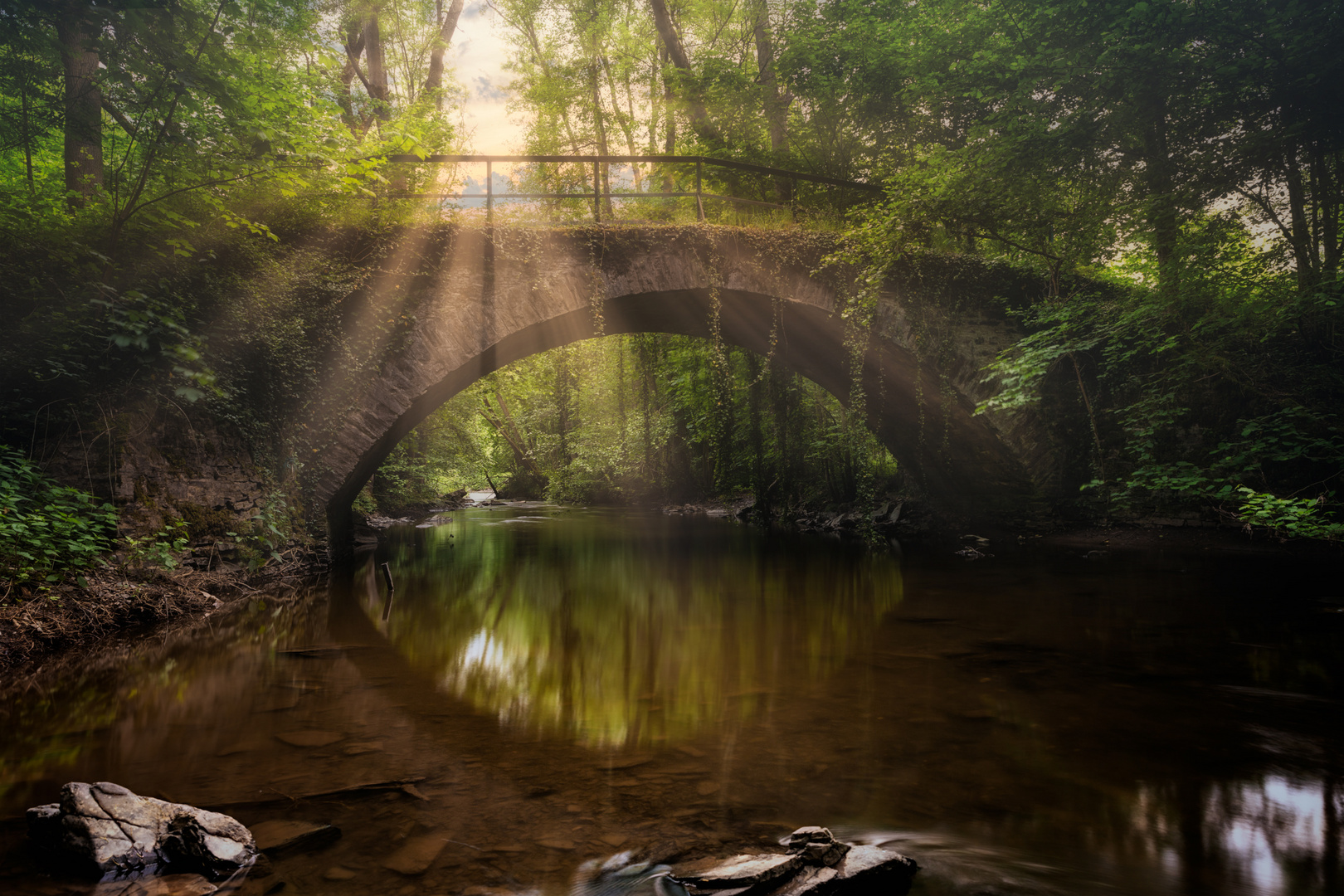 Alte Brücke über den Eltzbach