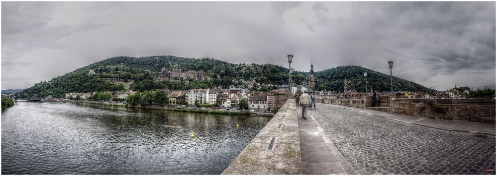 Alte Brücke über den Neckar