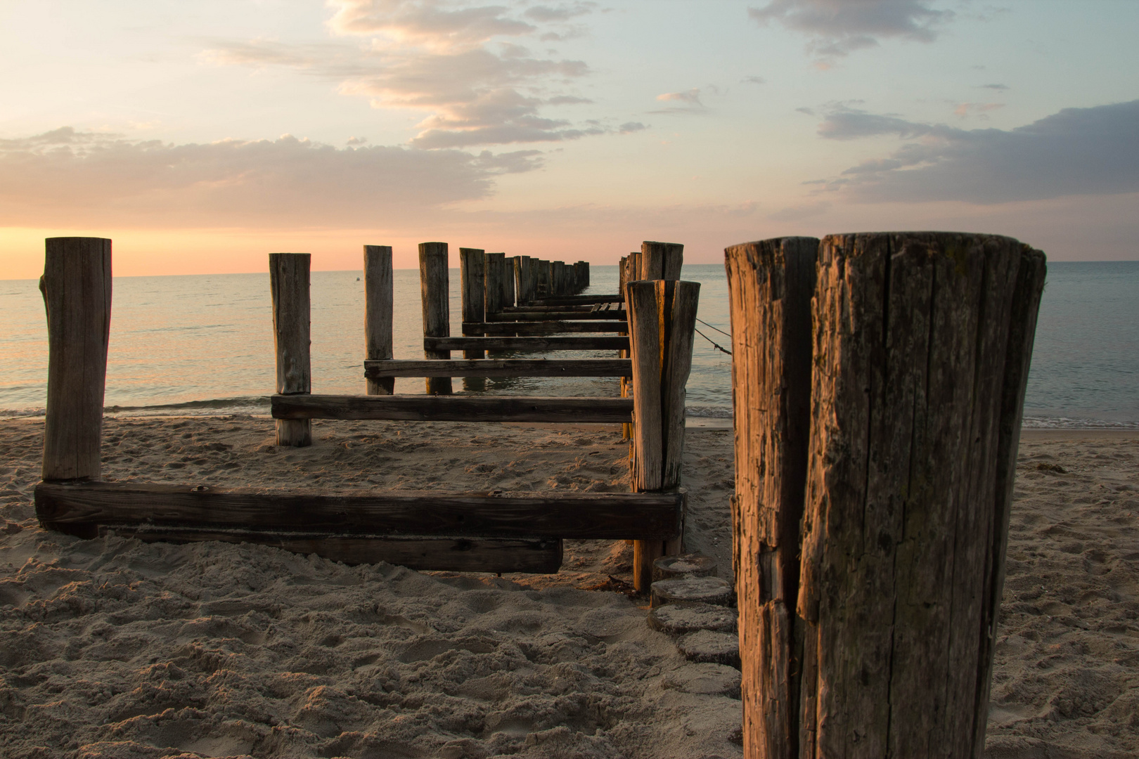 Alte Buhnen am Strand von Zingst