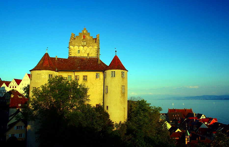 Alte Burg Meersburg im Abendlicht