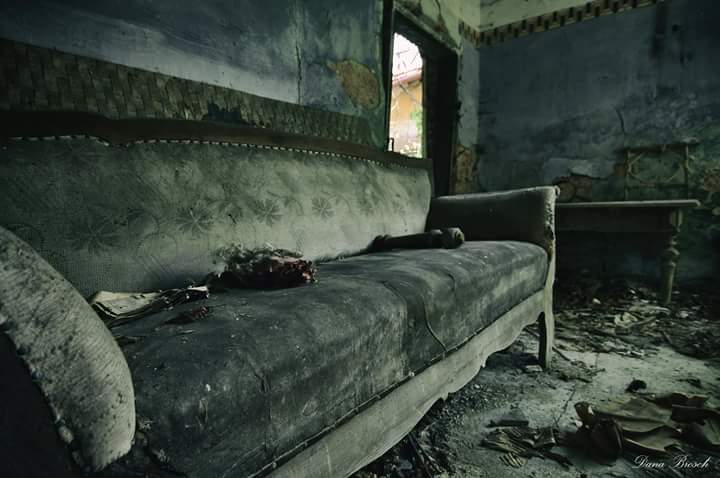  alte Couch Foto amp Bild marodes schmutz lost place Bilder auf 