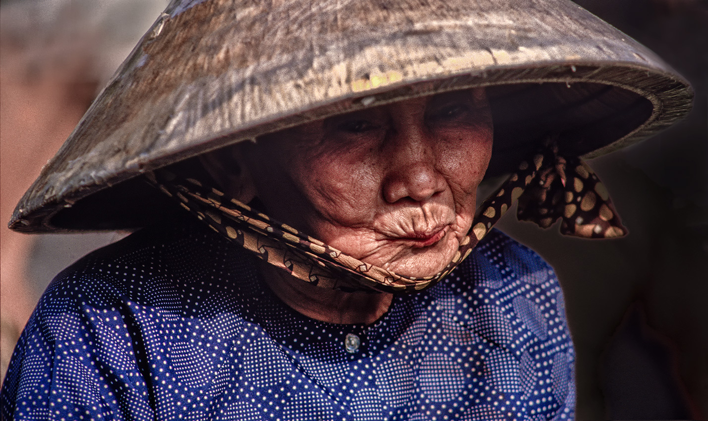 Alte Dame in Ho Chi Minh City