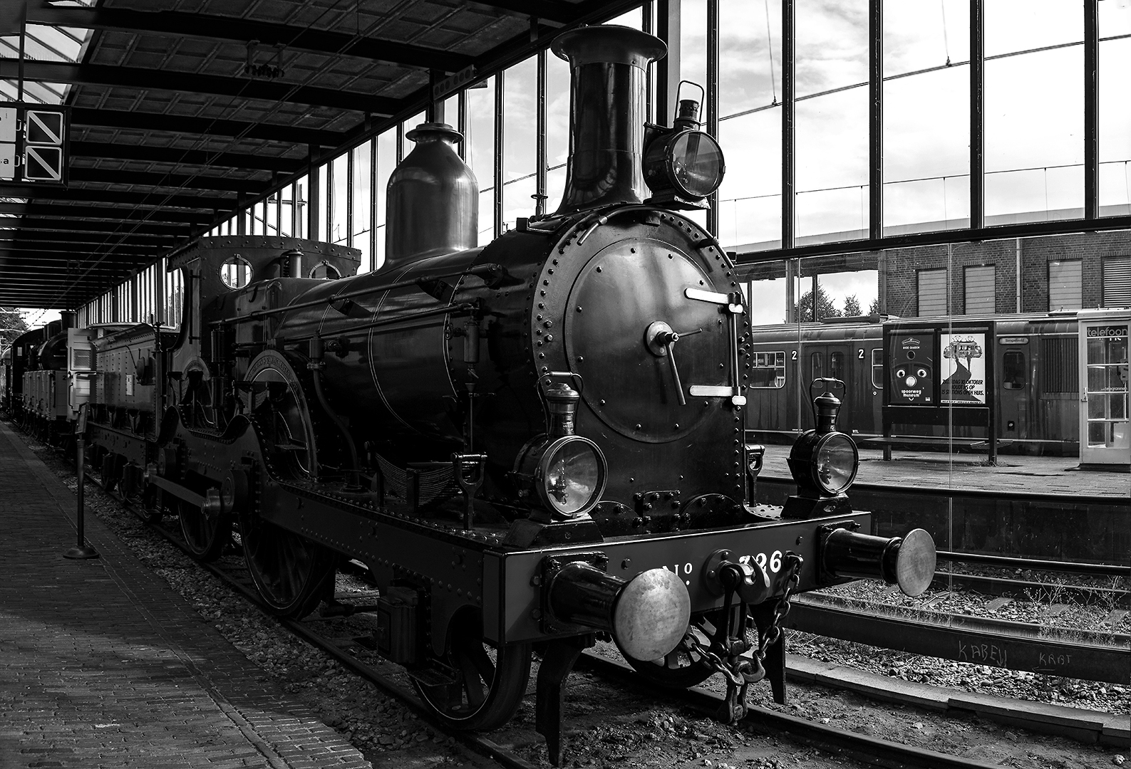 Alte Dampflok im Utrechter Eisenbahnmuseum 002 