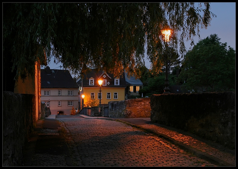 Alte Diezer Brücke abends