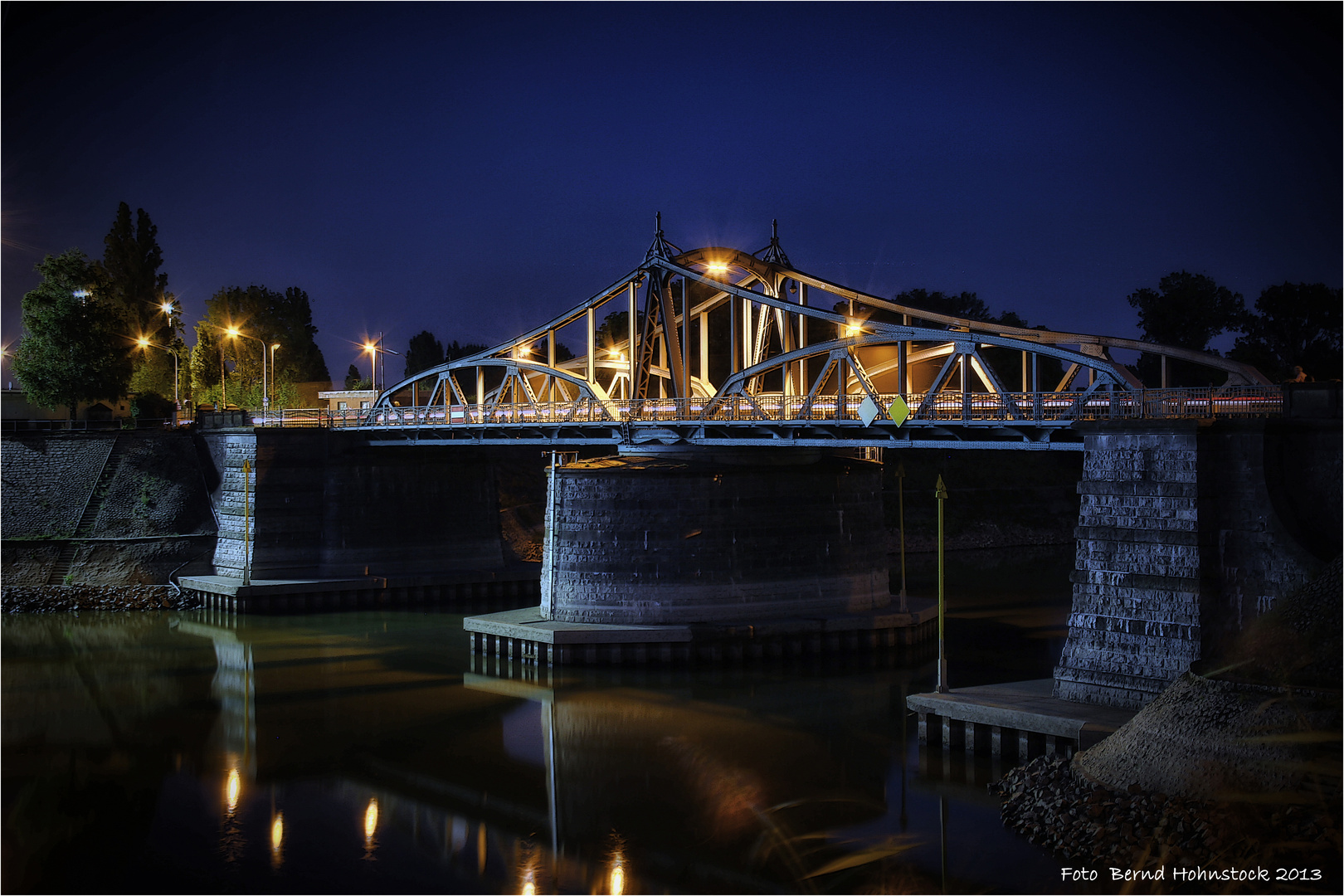 alte Drehbrücke Krefeld Uerdingen ....