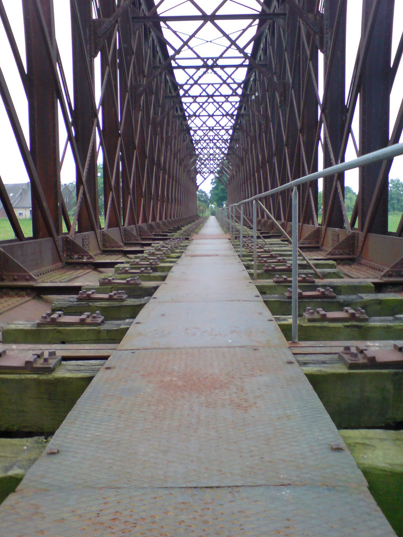 alte Eisenbahnbrücke