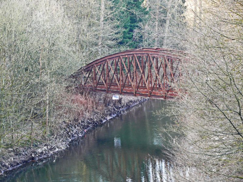 alte Eisenbahnbrücke ...