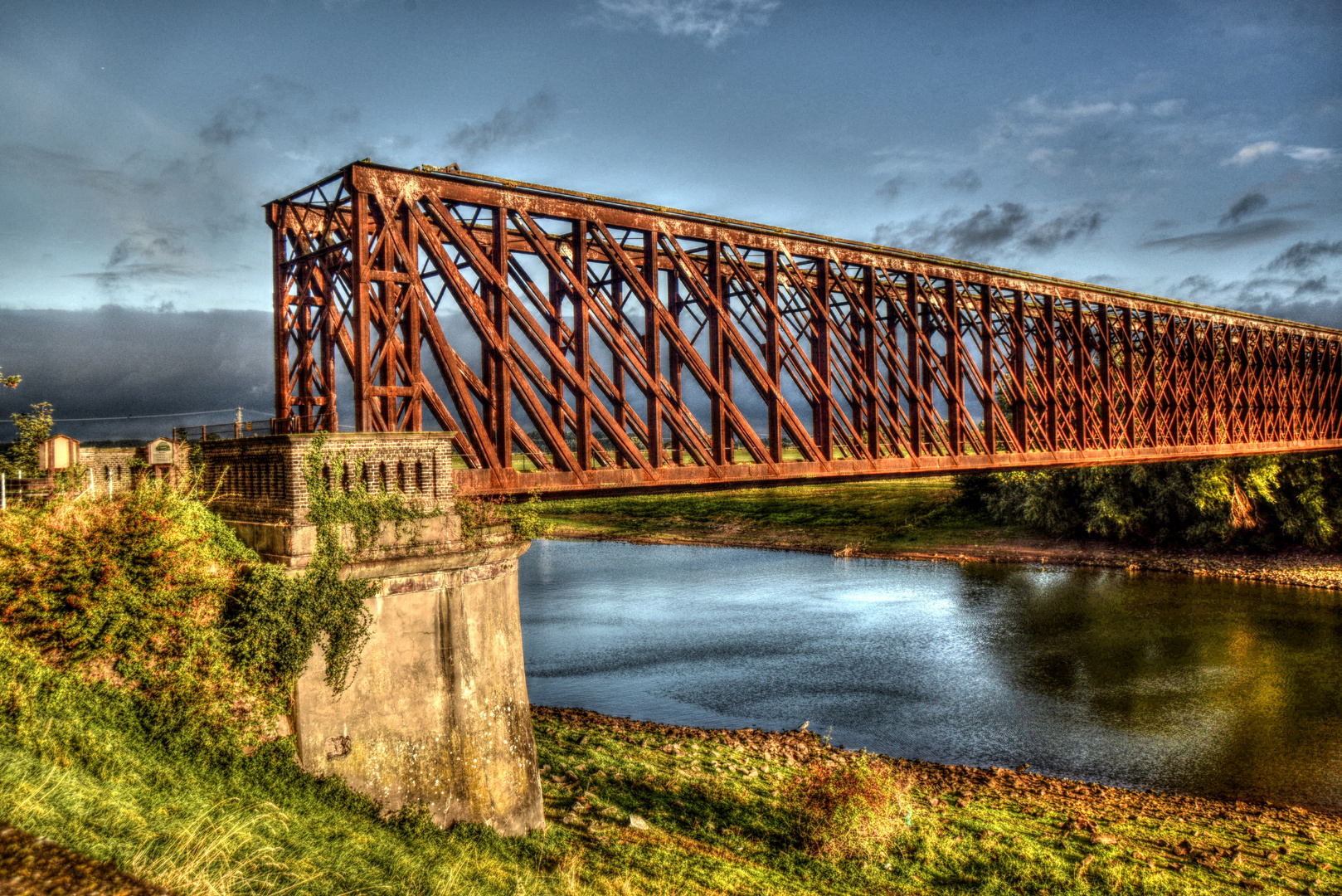 Alte Eisenbahnbrücke in Griethausen